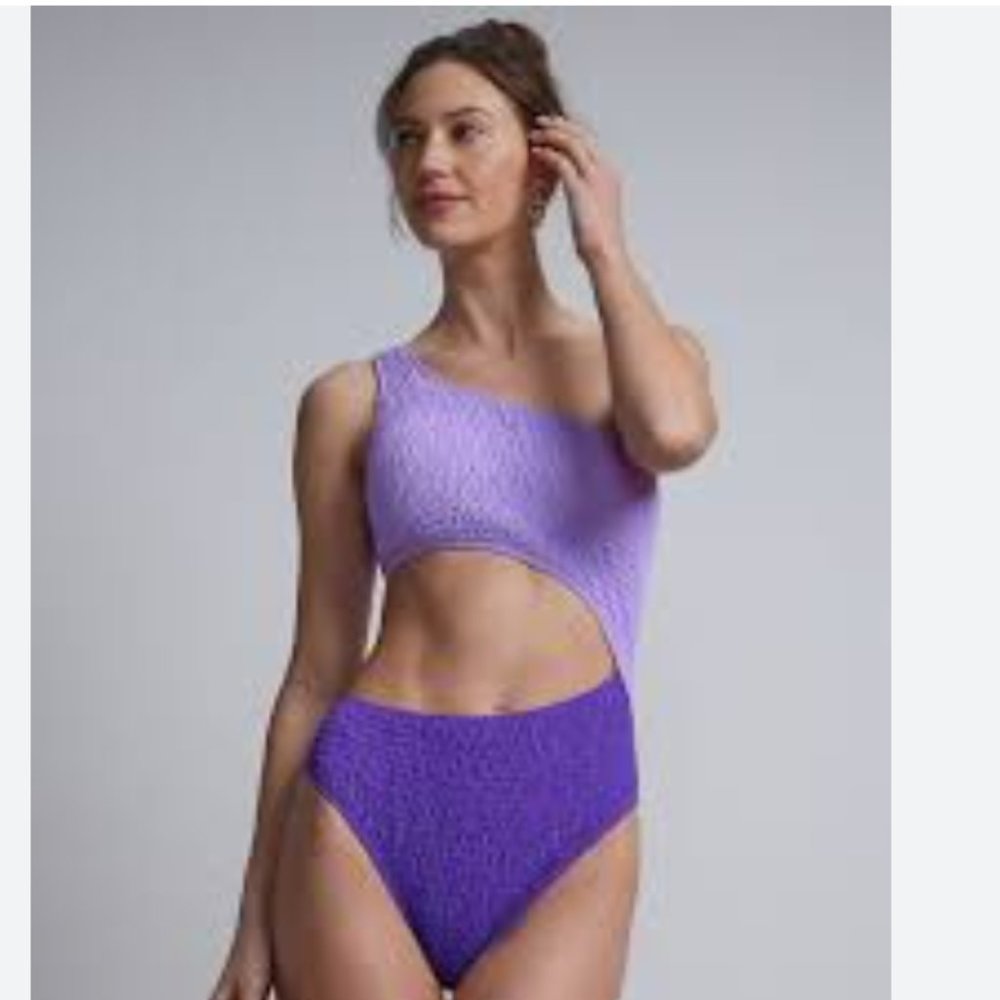 NWT NEW YORK AND COMPANY Textured Colorblock One-shoulder One-piece Swimsuit